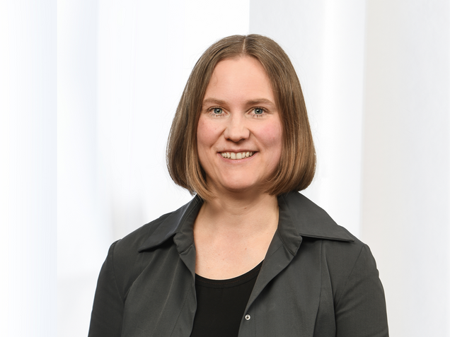 Dr Anja Petersen (on long-term leave)
