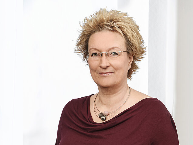 Iris Bodenbender: ITC and administration